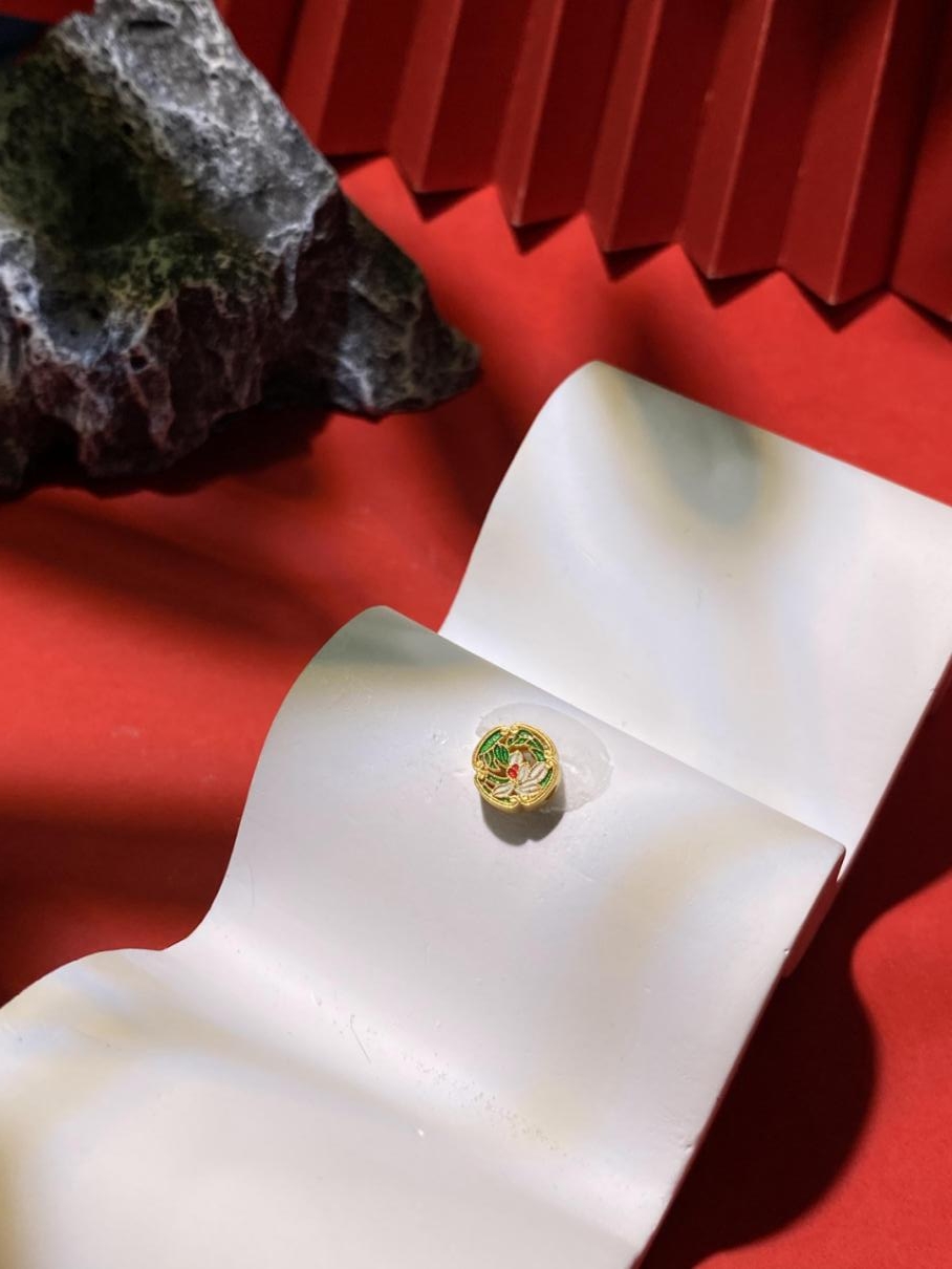兰花（总重约0.94g）精美精品饰品
