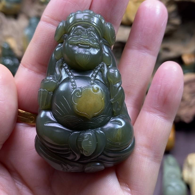 【闪购商品】岫岩河磨玉（透闪石质玉）颈饰未镶嵌灿***光