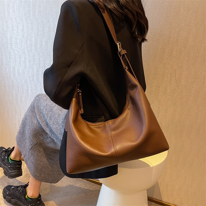 简约大包百搭时尚通勤大容量女包软皮斜挎包气质单肩大号斜挎包