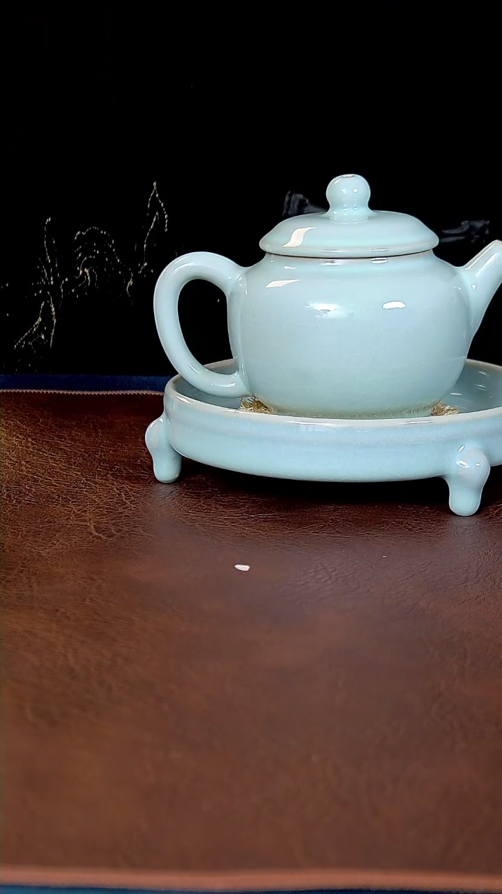 【闪购商品】陶瓷【特】汝瓷德钟壶 套组