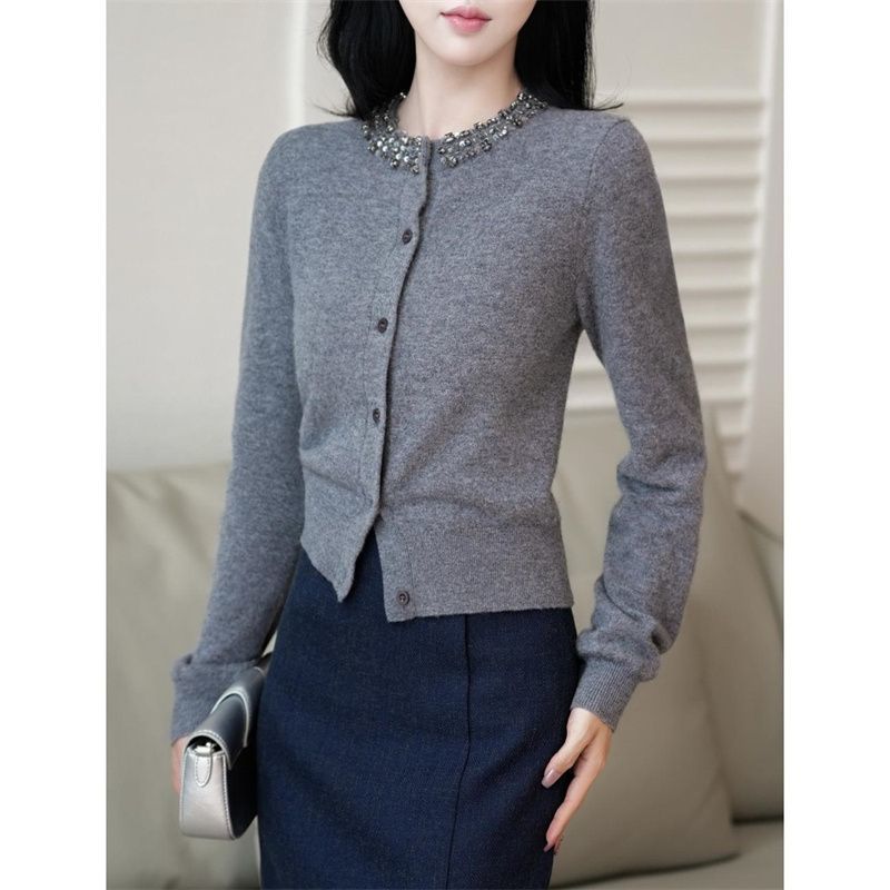 时尚重工镶钻小香风毛衣女2024秋冬新款宽松软糯慵懒风针织开衫