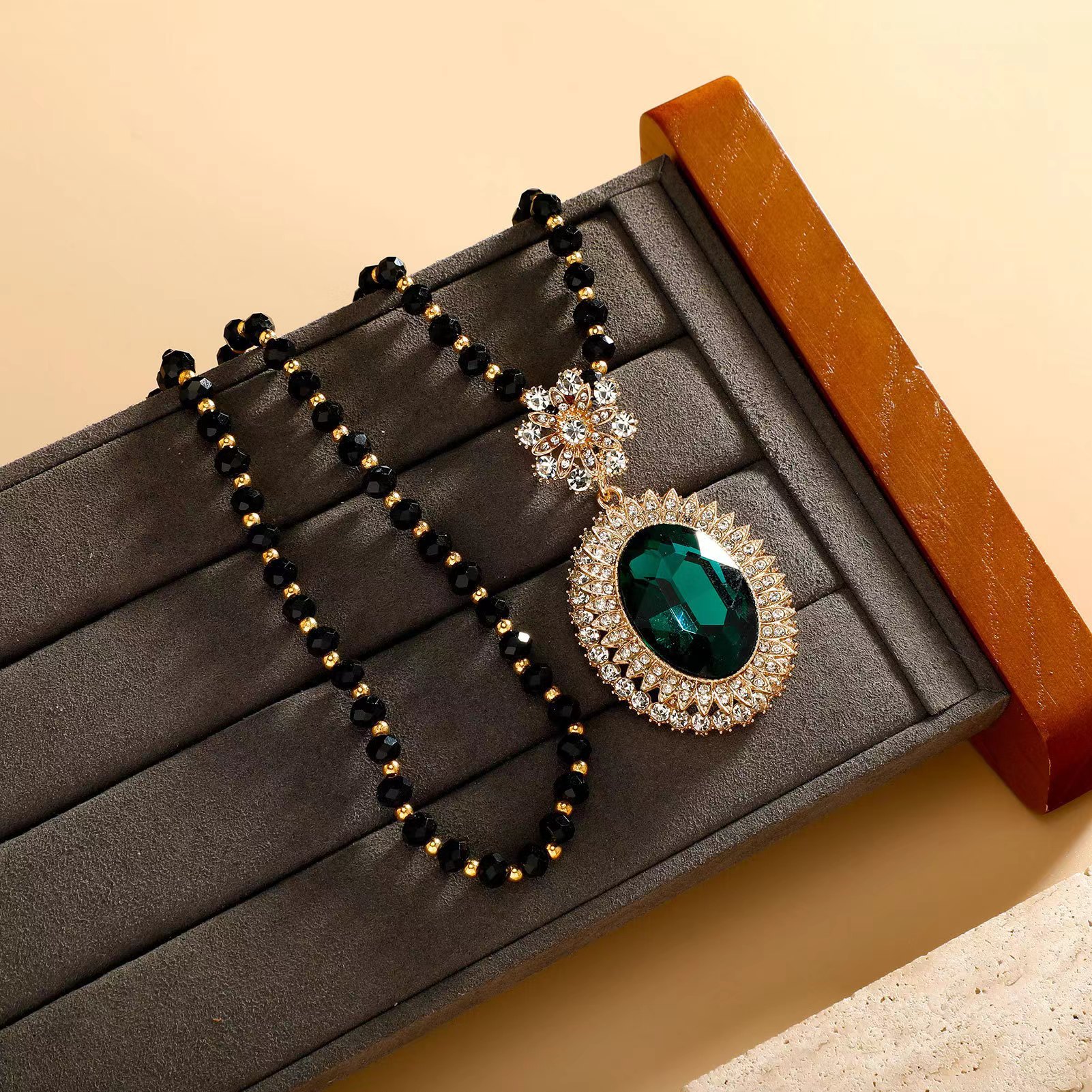 K713绿太阳花复古毛衣链