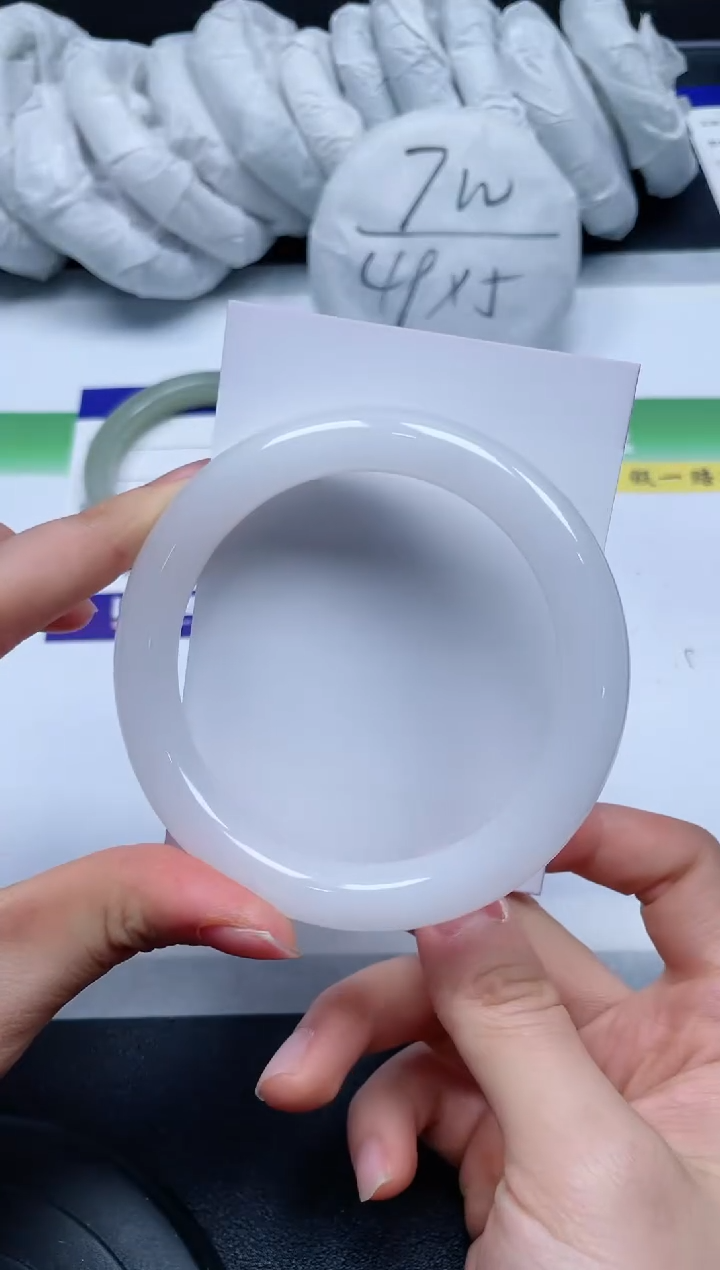 【闪购商品】石英质玉手镯未镶嵌0112PX-58