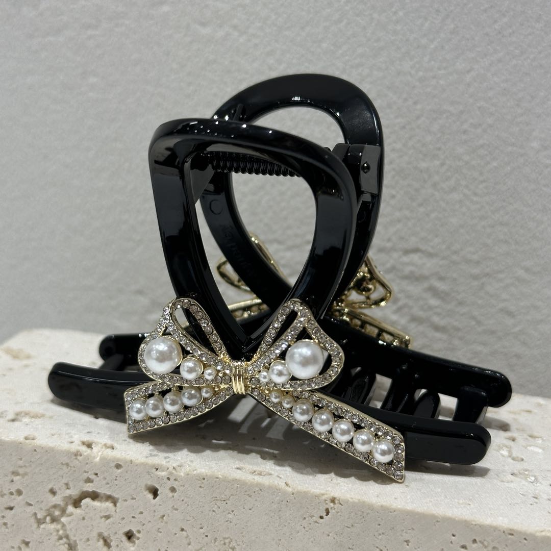 GREBUTY 5427 气质百搭白色珠珠蝴蝶结抓夹