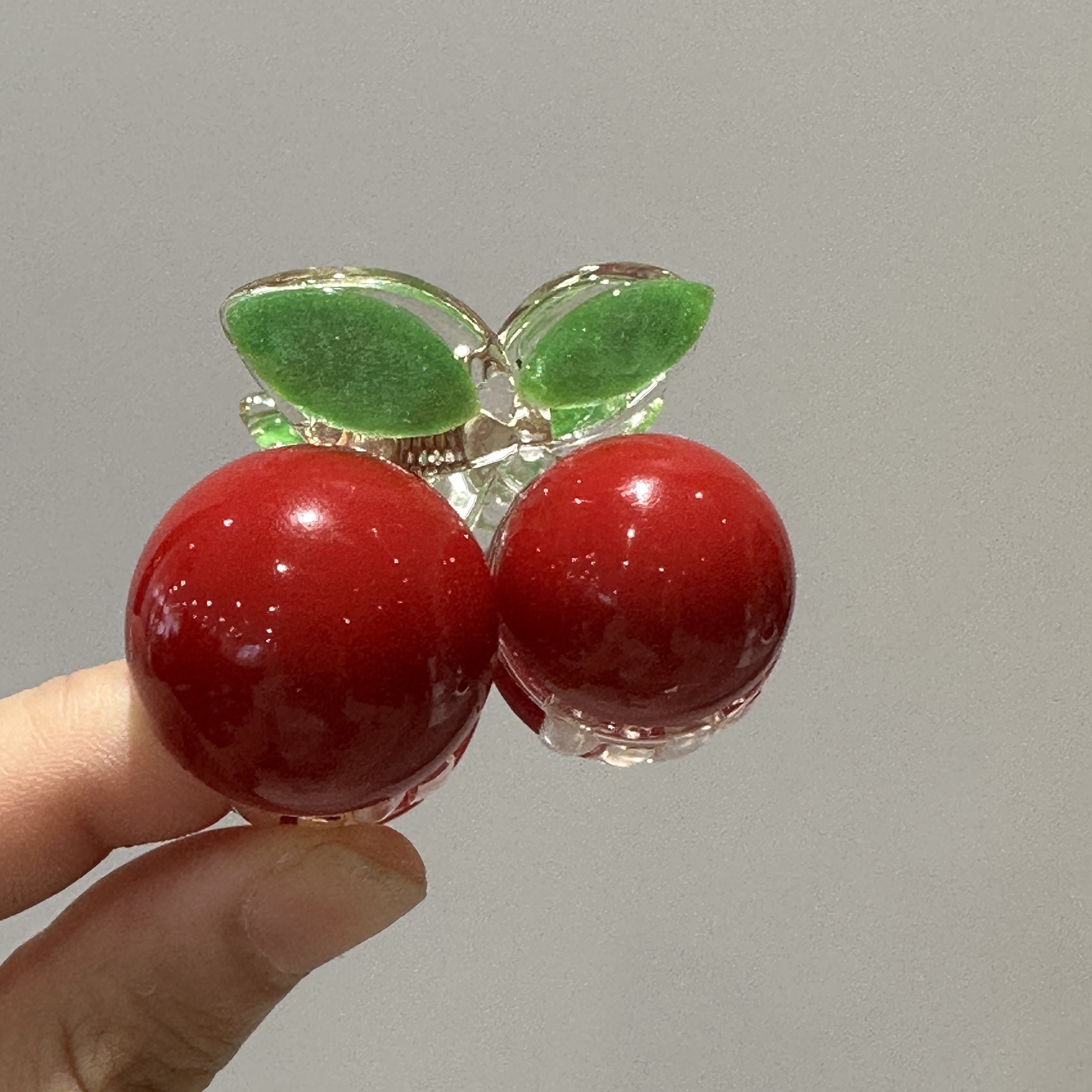 GREBUTY 4547 新品红色珠珠樱桃小抓夹(赠)