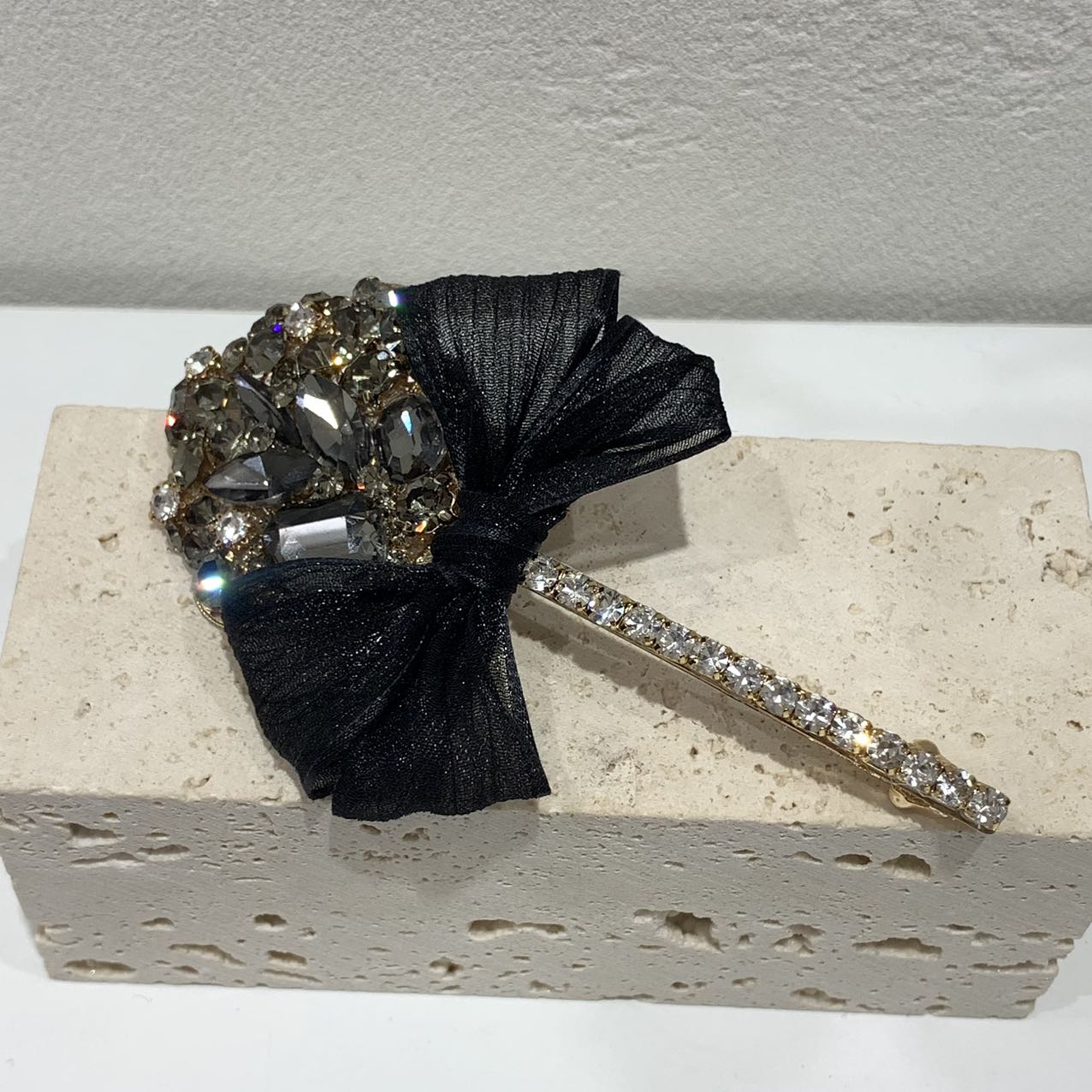 GREBUTY 4920 棒棒糖 轻奢灰色锆石闪闪蝴蝶结弹簧夹