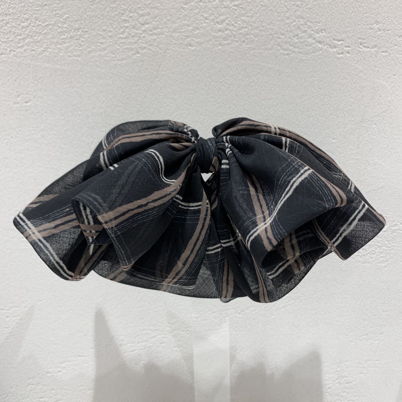 GREBUTY 5494 简约百搭黑色条纹多层蝴蝶结弹簧夹