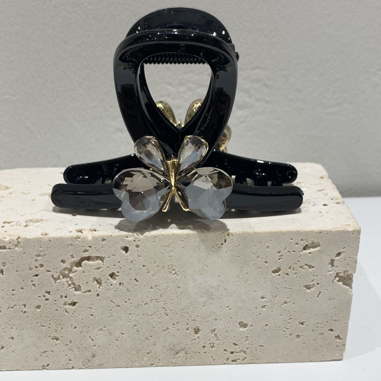 GREBUTY 5395 简约百搭灰色水晶闪闪蝴蝶结抓夹