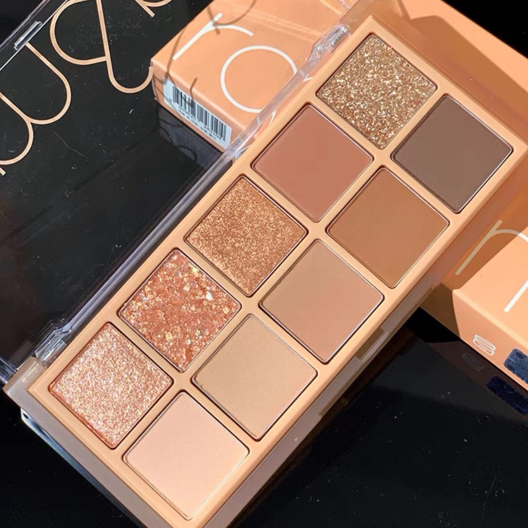 虞美人 百搭不飞粉芭比眼影盘