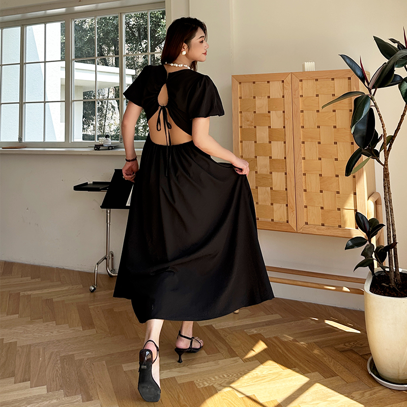 PLUS QUEEN宏蓝｜高个子大码夏季棉质加长露背款小黑裙