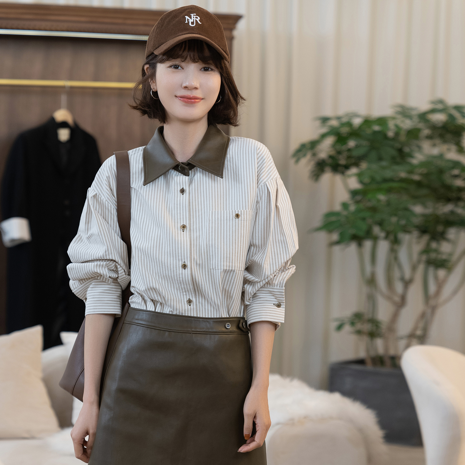 [现货]【胶片小诗】PU皮翻领拼接条纹秋季衬衣FS309S017