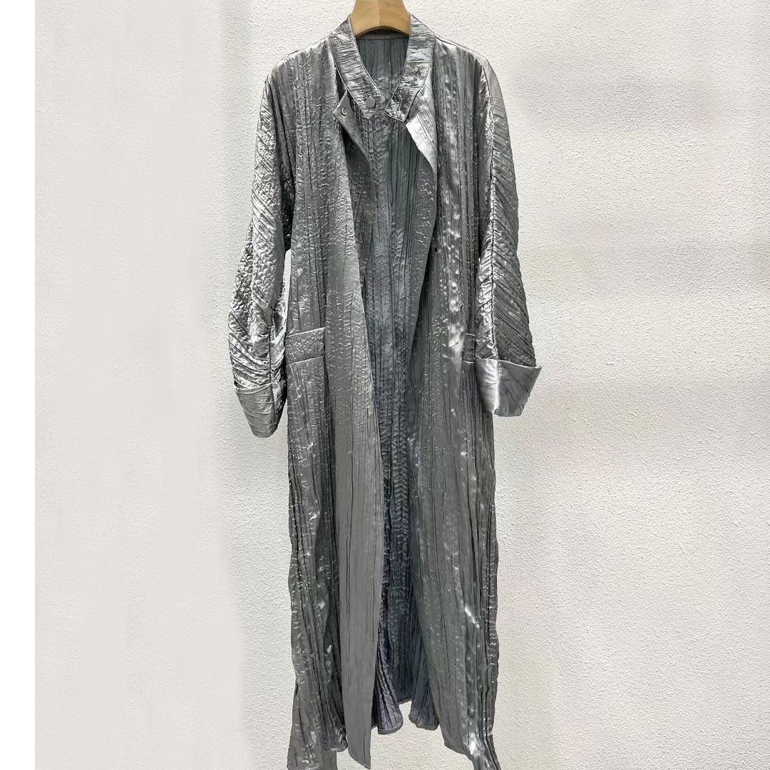 时尚气质长款褶皱肌理感外套