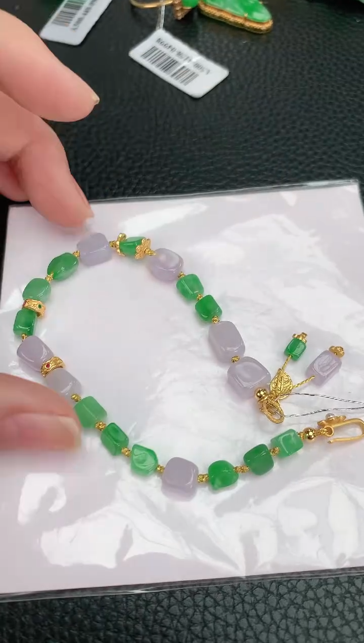 【闪购商品】翡翠手链未镶嵌赠礼盒证书敏