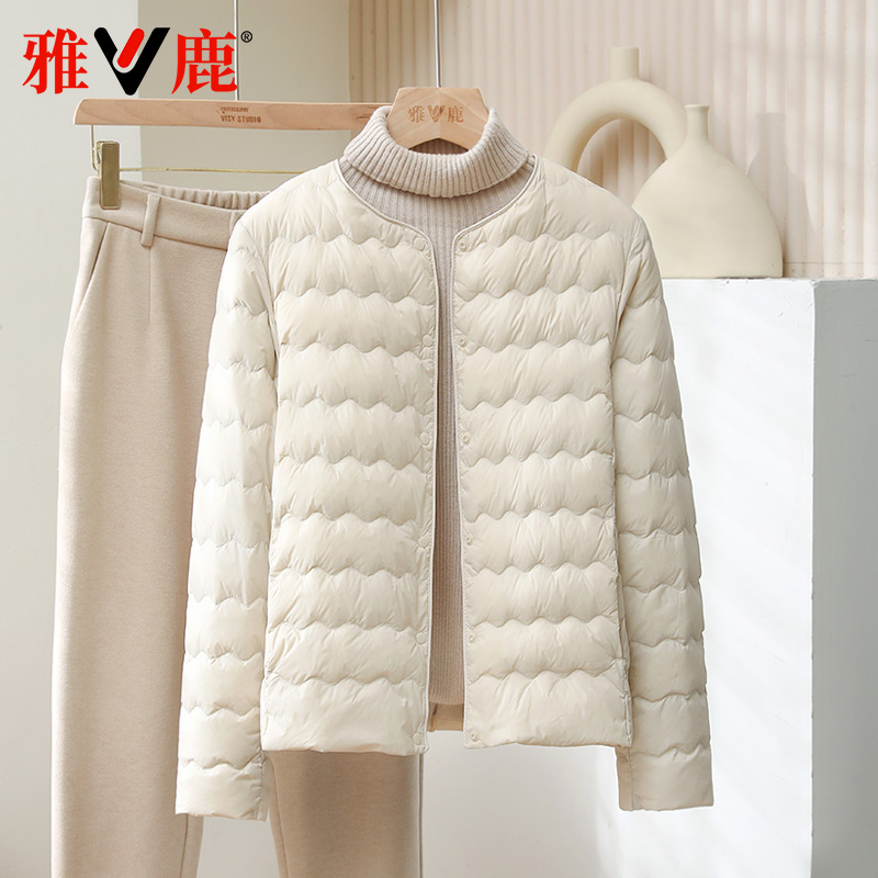 雅鹿2025新款羽绒服女时尚百搭大码短款修身轻薄休闲洋气圆领羽绒