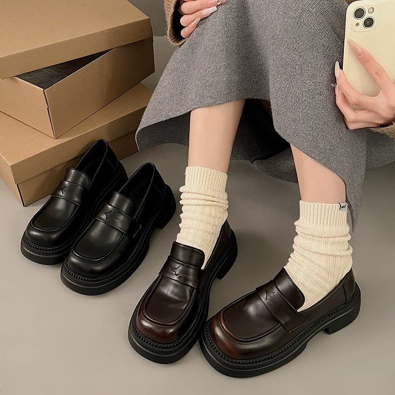 英伦风小皮鞋女2025新款春秋季百搭圆头配裙子厚底一脚蹬乐福单鞋