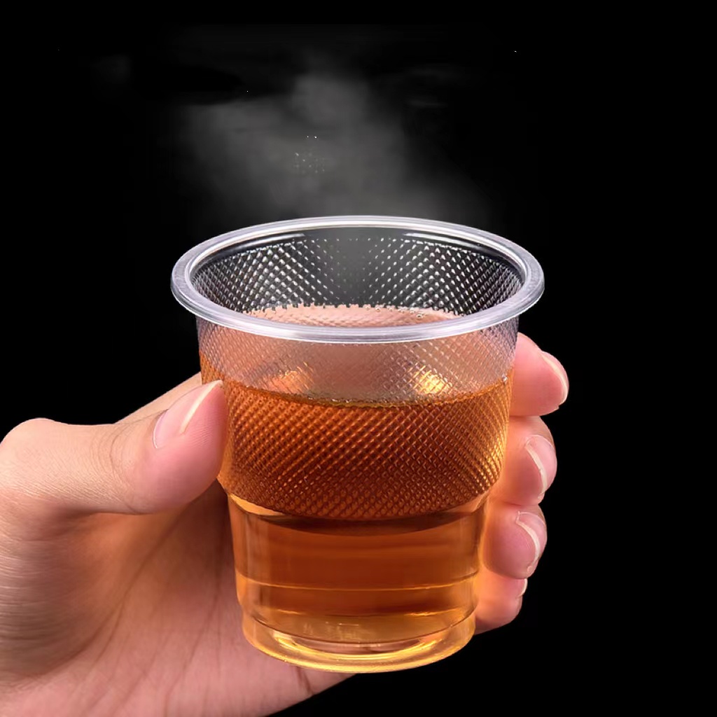 （到手100只塑杯）2.1包邮一次性餐桌用品 > 塑杯--勿钟叉瓶