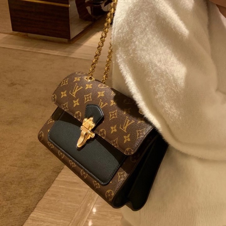 95新 LouisVuitton/路易威登  牛奢网/维多利亚拼黑色包