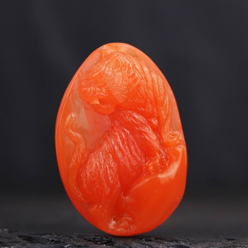 天然南红生肖虎上山虎精工雕刻樱桃花满肉毛衣链挂坠