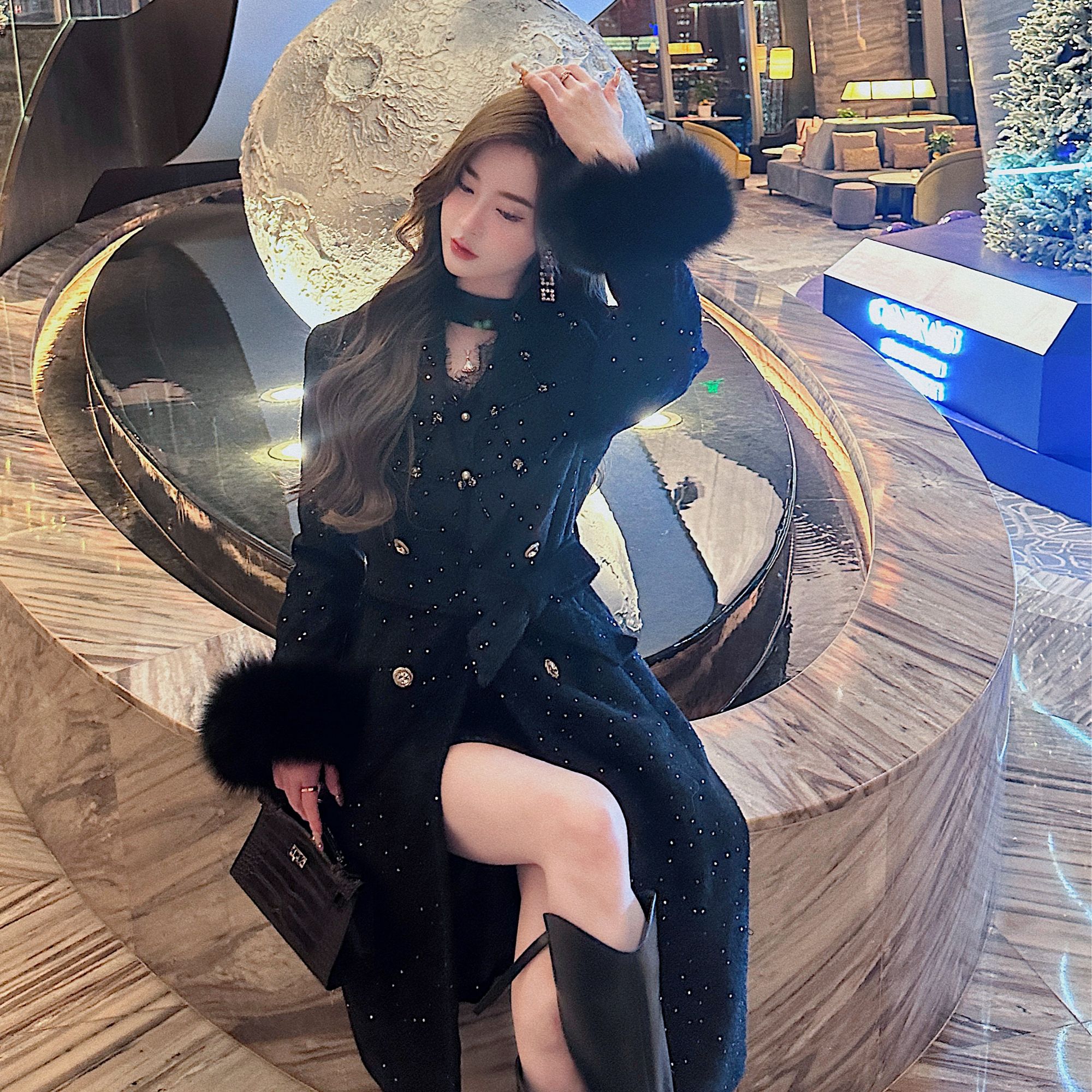 【黑钻星光】波点亮钻西装领狐狸毛毛袖羽绒外套XS40631