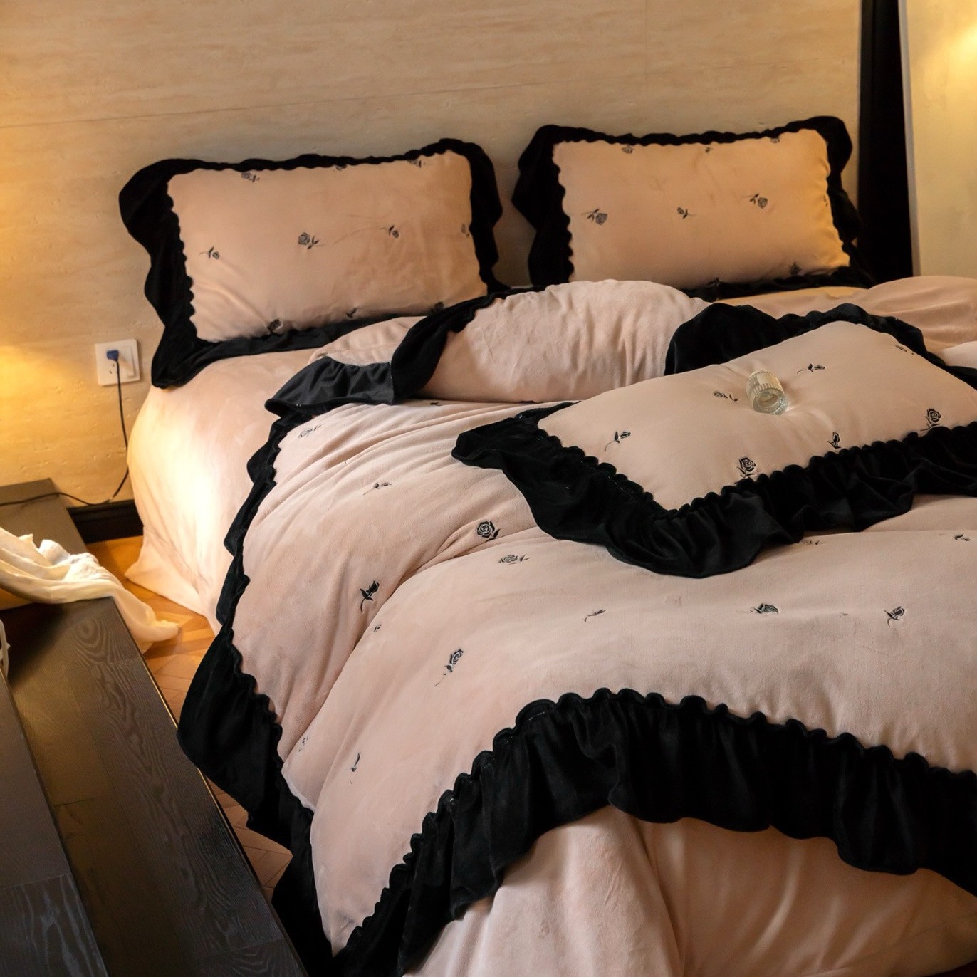 漫漫 法式全消光牛奶绒荷叶边四件套加厚床上用品秋冬保暖复古