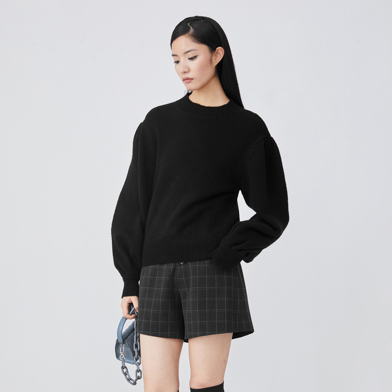 sdeer圣迪奥女装时尚宽松百搭罗纹圆领泡泡袖黑色毛衣S21463512