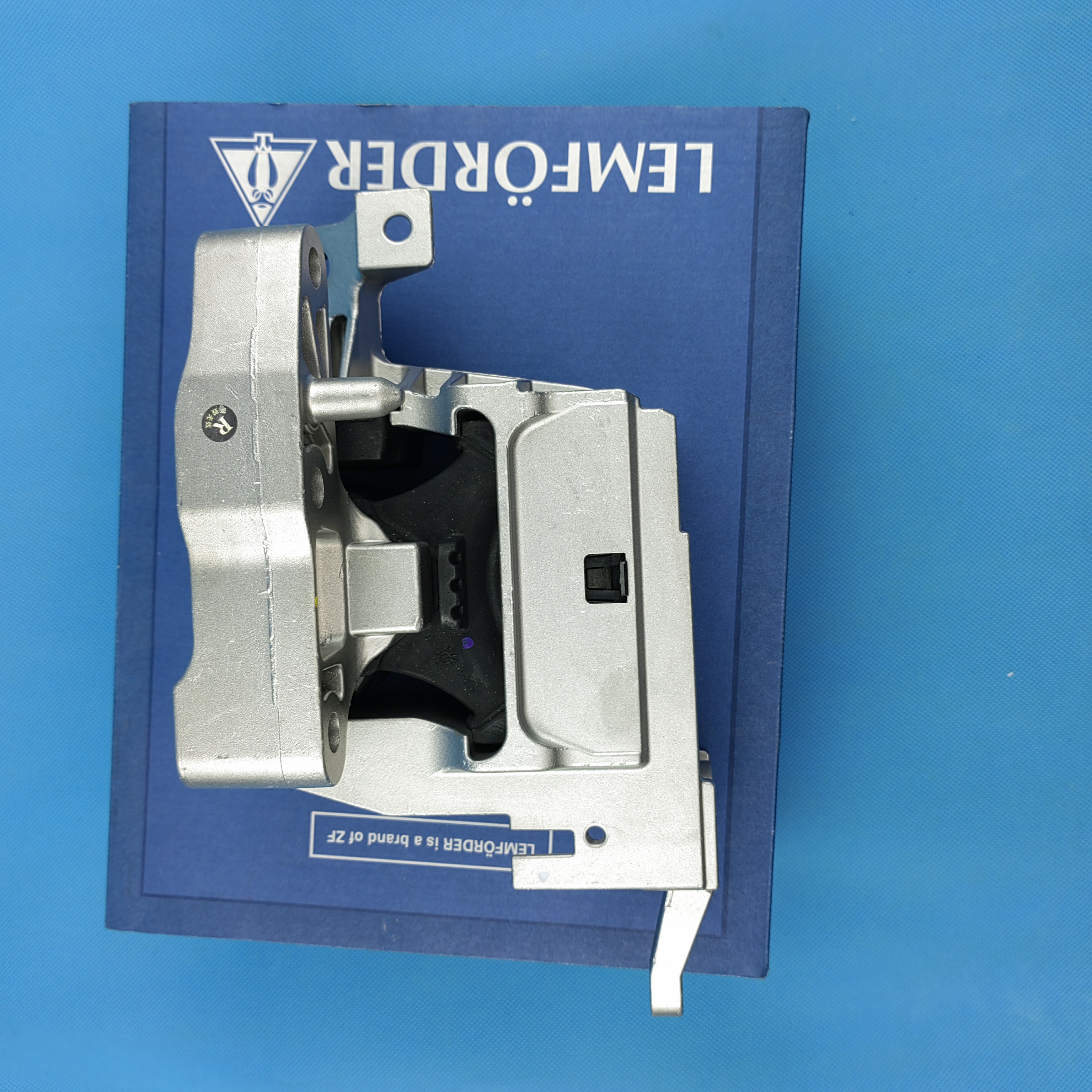 宝马X2发动机脚伦福德猫头鹰配套品质