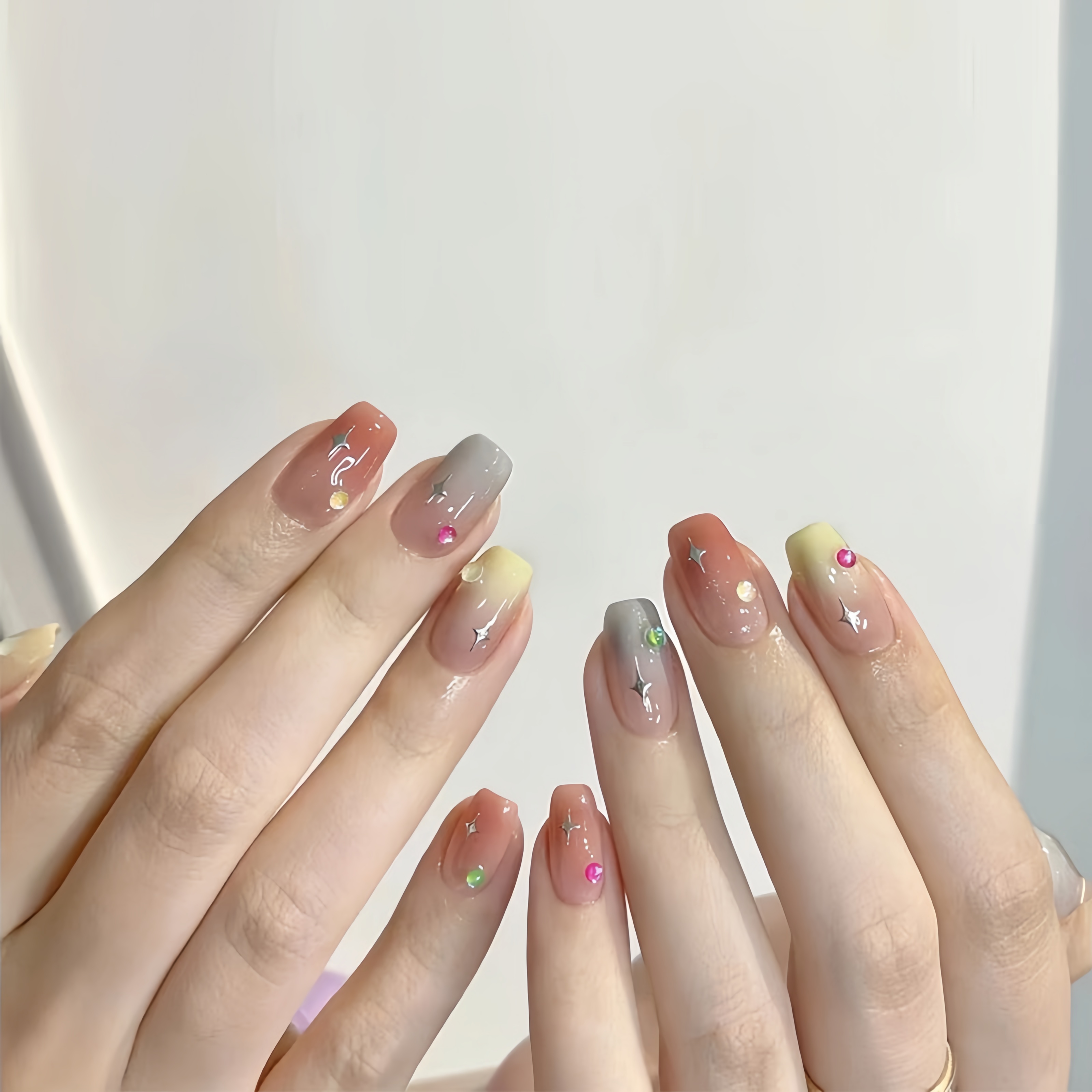 【中长款】彩虹渐变闪钻小清新显白穿戴美甲可拆卸一盒20多片S85