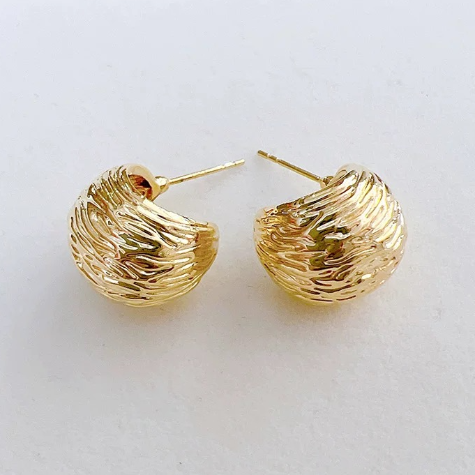 裕璨 18k金燕窝锤纹耳钉法式复古时尚    高15mm 面宽13mm