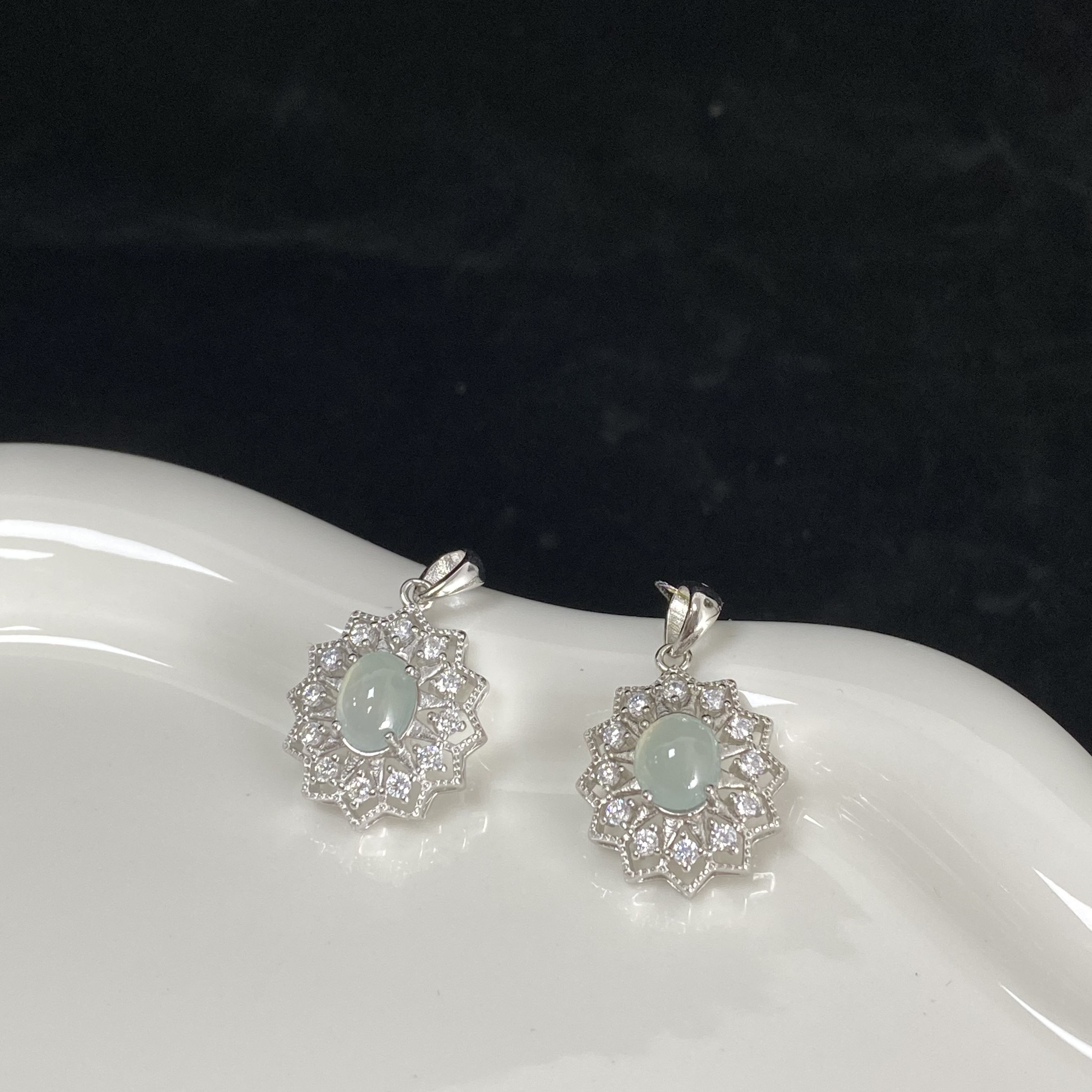 翡翠冰晴底蛋面吊坠  复古精美款吊坠 多样性发货*1件