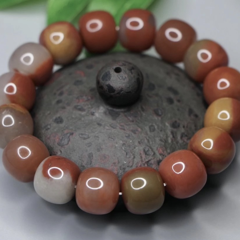 0397黄龙玉老型珠手串