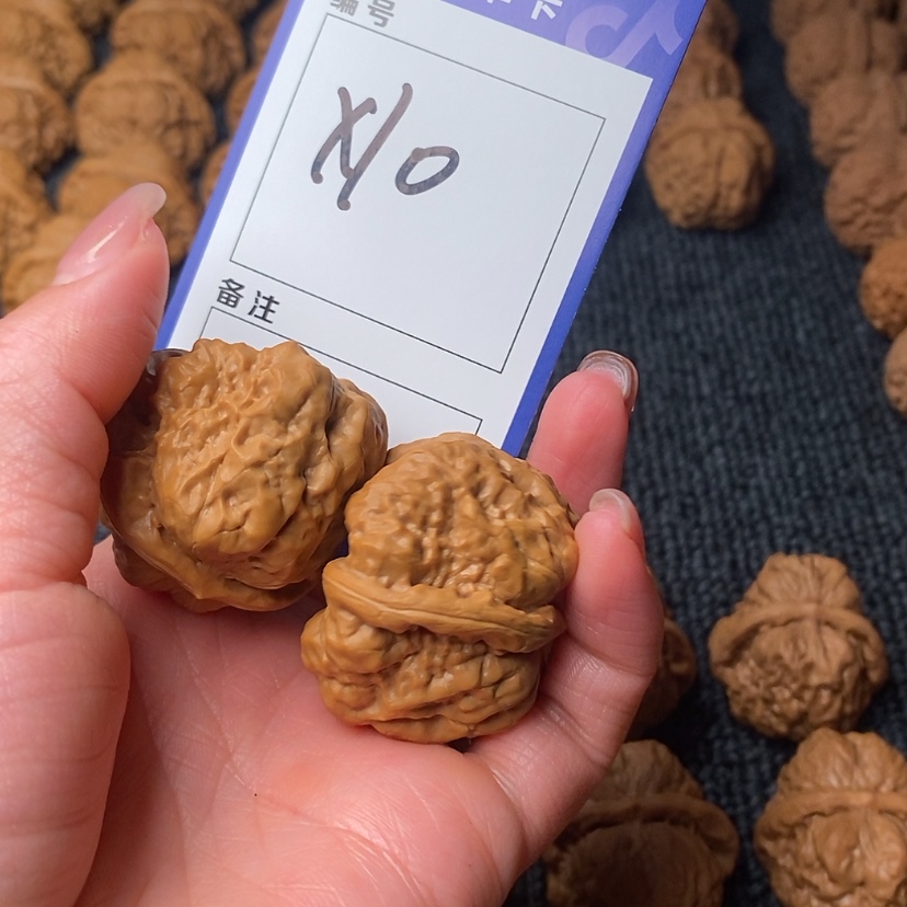 【闪购商品】桃核吊坠M****孩