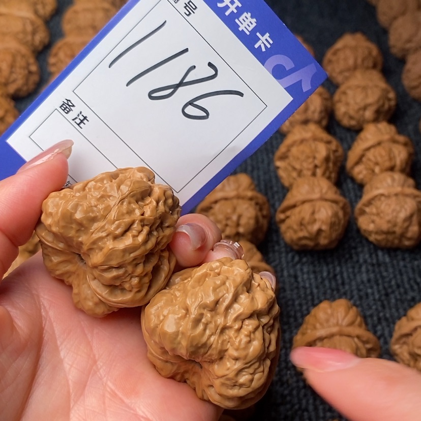 【闪购商品】桃核吊坠