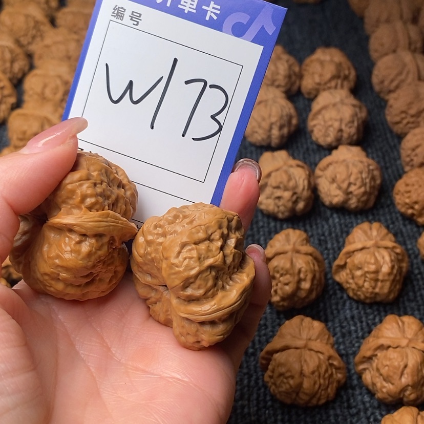 【闪购商品】桃核吊坠微****人