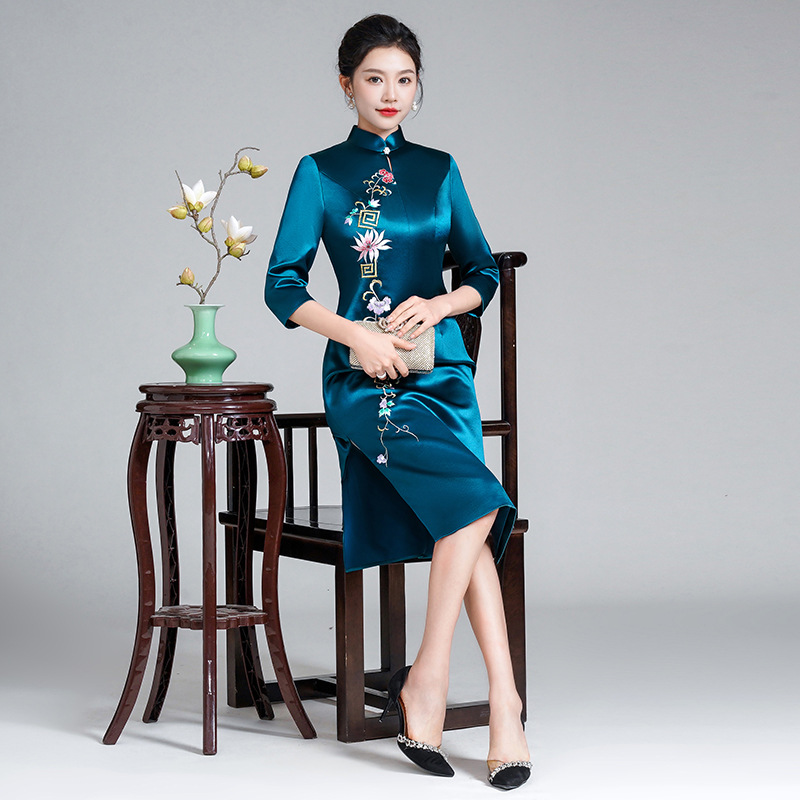 2024春夏醋酸刺绣中长款喜妈妈喜婆婆婚宴礼服改良旗袍显瘦气质L