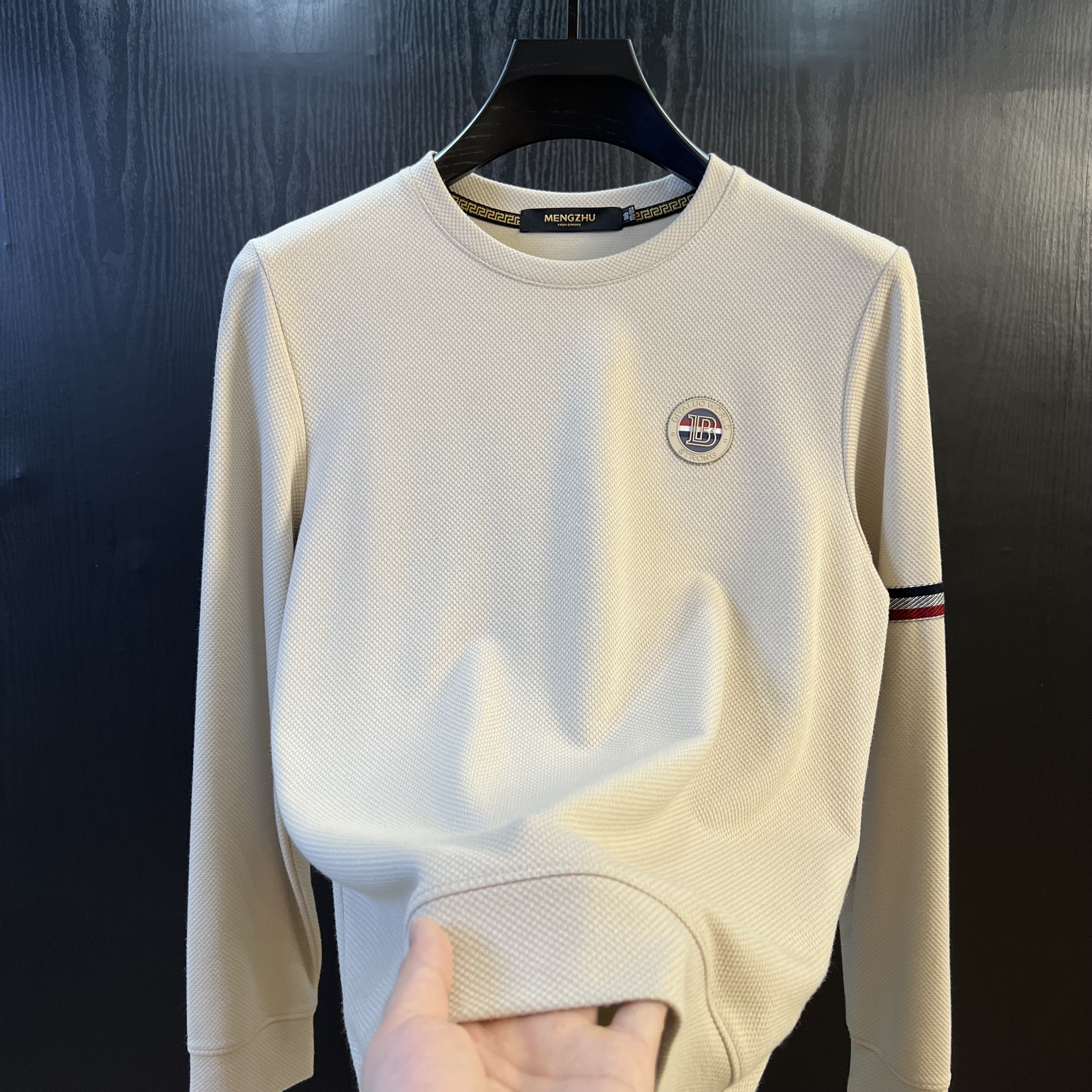 秋季新款米白圆领薄款长袖休闲卫衣百搭舒适烫印男装商务轻奢