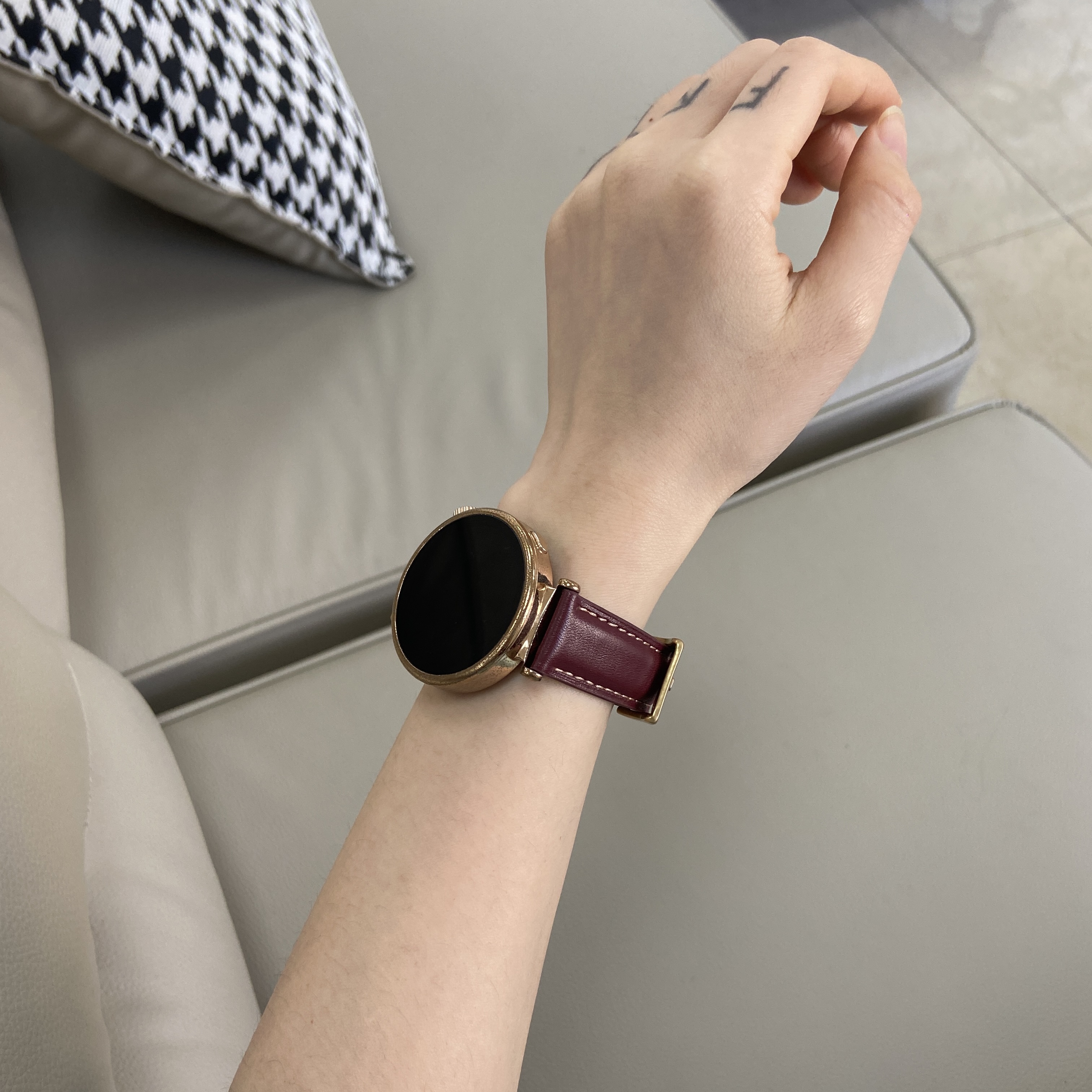 适用于华为GT5秋冬小牛皮表带watch4智能手表替换表带显白GT4