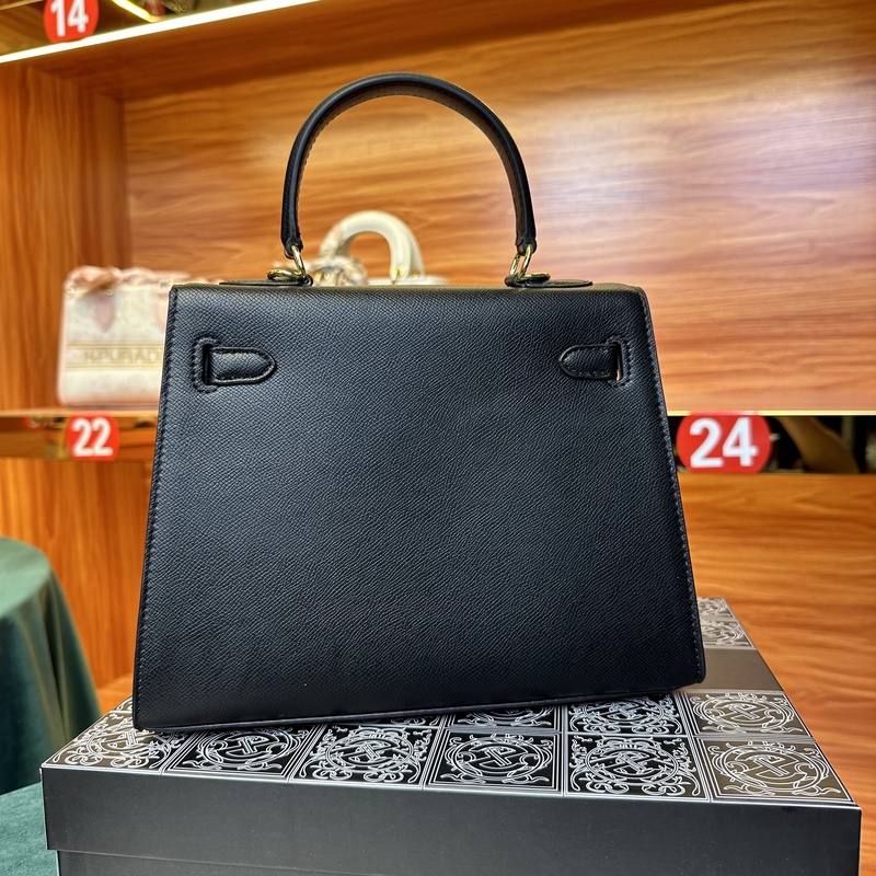 黑色荔枝纹沙漏包盒子包手提斜挎包（底钉瑕疵）  25*9*19cm