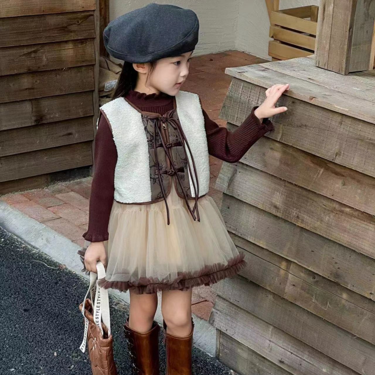 女童套装秋冬新款网红洋气儿童马甲裙子两件套女宝宝冬装衣服