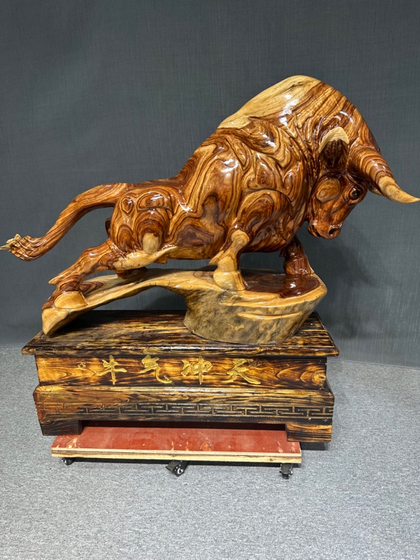 #斗牛摆件#香樟木#整体无拼接#工艺品#公司摆件#木雕根雕