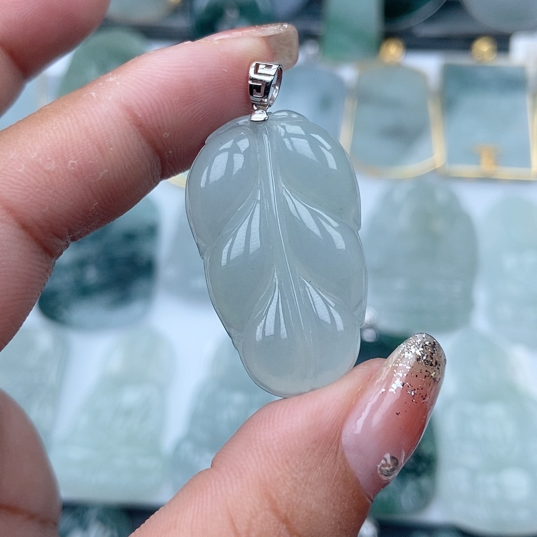 翡翠颈饰18K金镶嵌缅甸