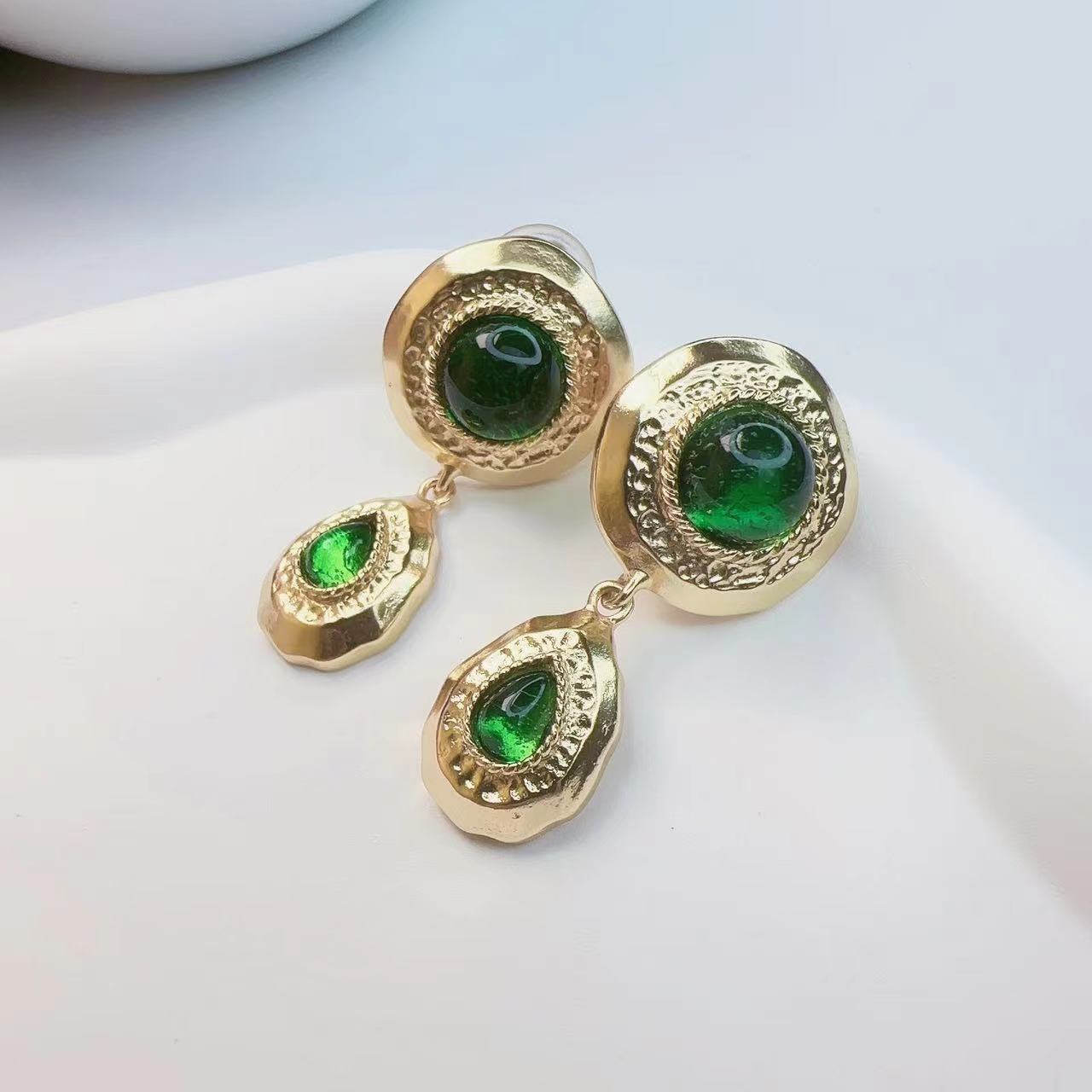 铜合金耳饰  买三送一5040 气质时尚绿色复古耳夹精致潮流精美