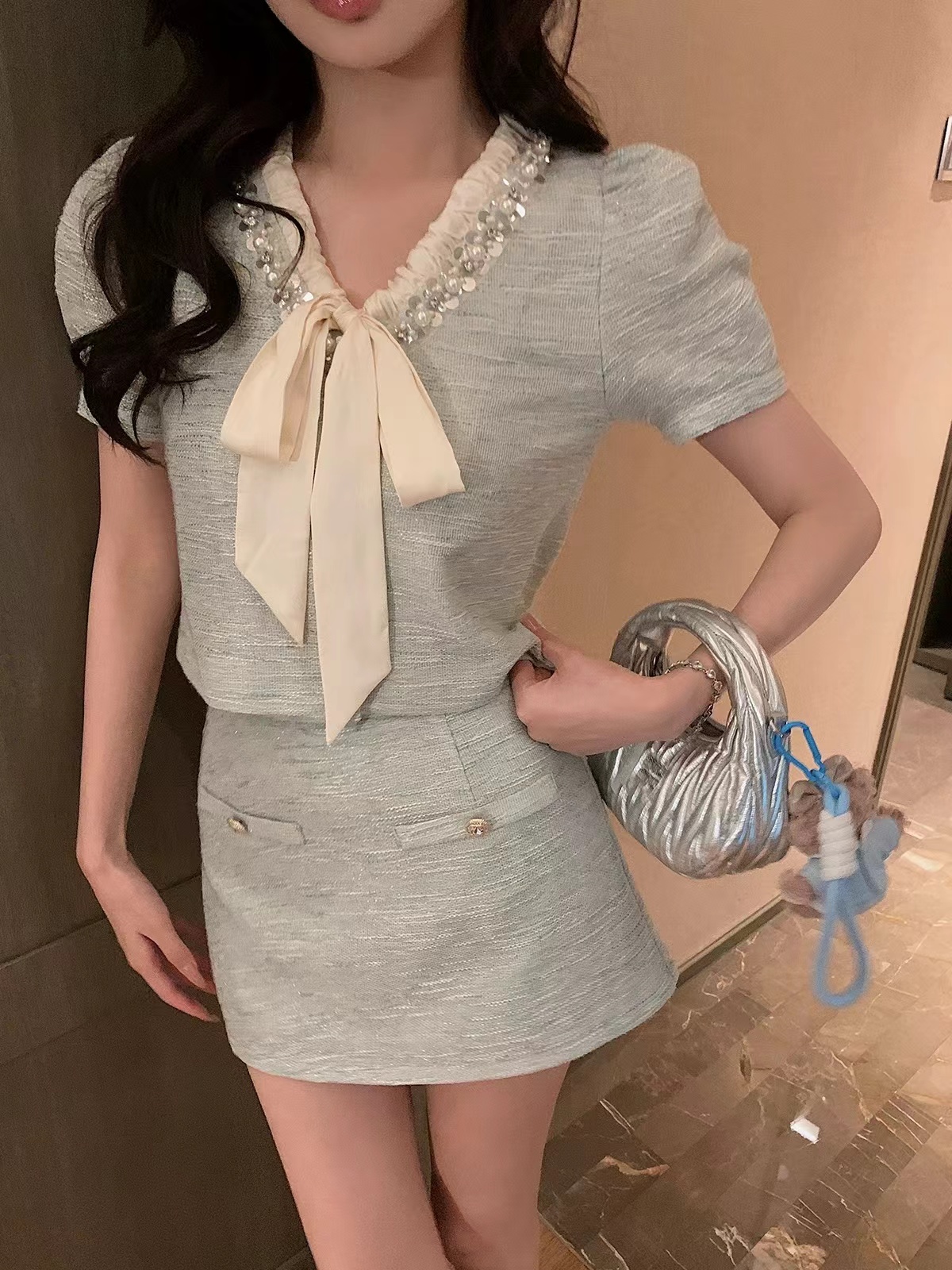 2024夏季碧波海盐高级感小香风撞色翻领上衣高腰短裙气质套装