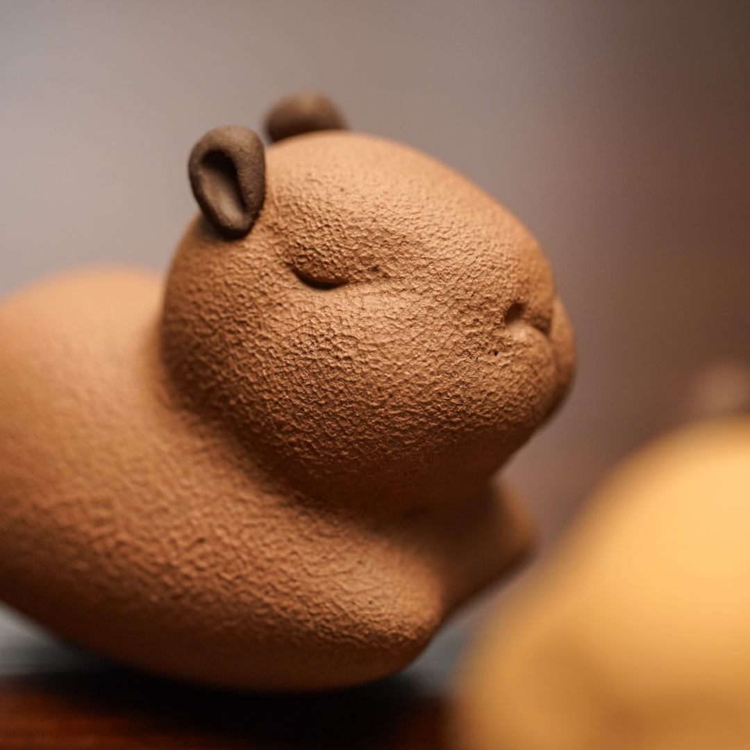"卡皮巴拉|水豚君”【原创设计紫砂手作】水豚手办陶瓷摆件