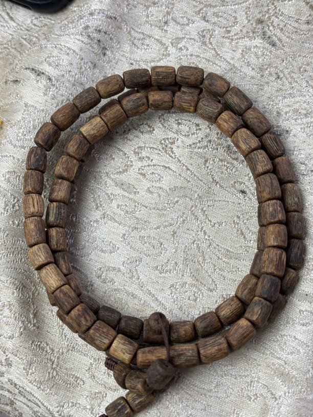 虫漏桶珠沉水多样性发一沉香手串