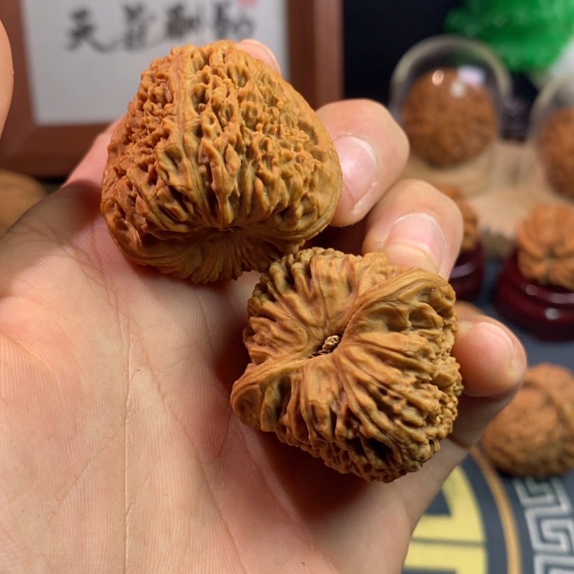 【闪购商品】文玩核桃吊坠我**钱