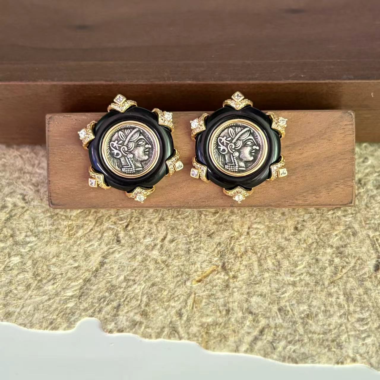 铜合金合成锆石耳饰 古希腊雅典娜古币耳环女复古时尚百搭耳钉