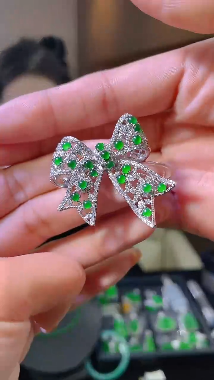 【闪购商品】翡翠胸针银S925镶嵌天然翡翠
