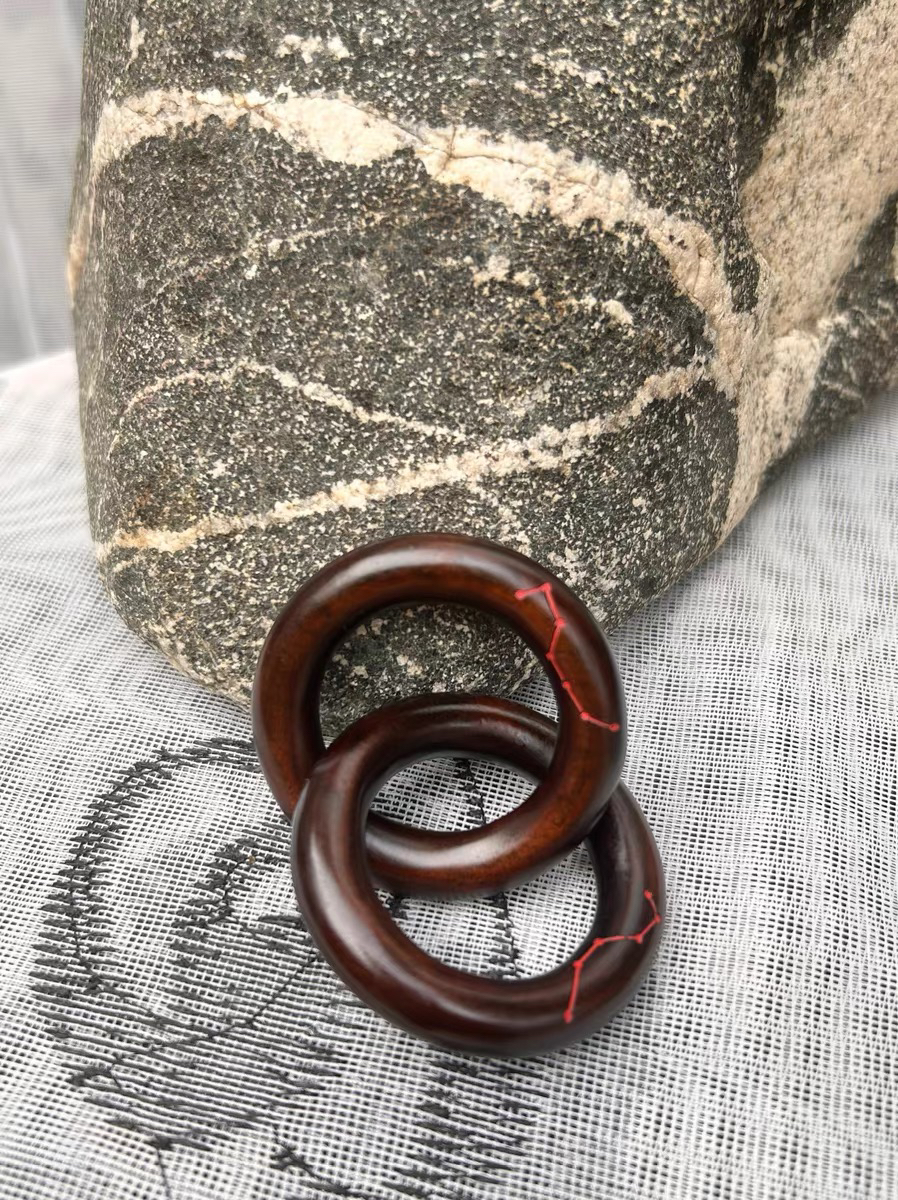 雷击枣木乾坤圈阴阳环天然玉化料吊坠整木雕刻迷你素圈