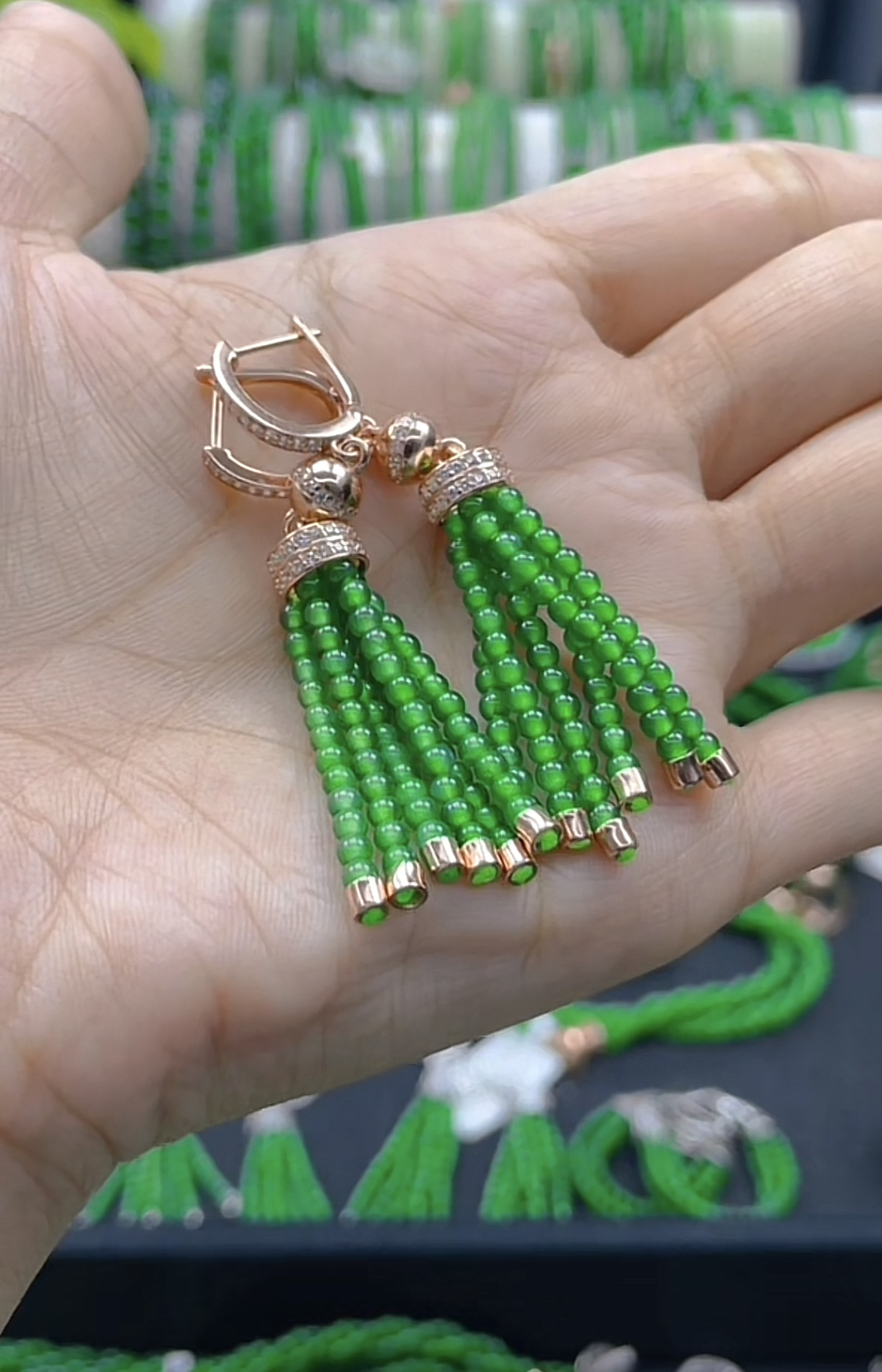 天然A货翡翠 高冰满色满绿 卡2.5阳绿6股流苏耳坠