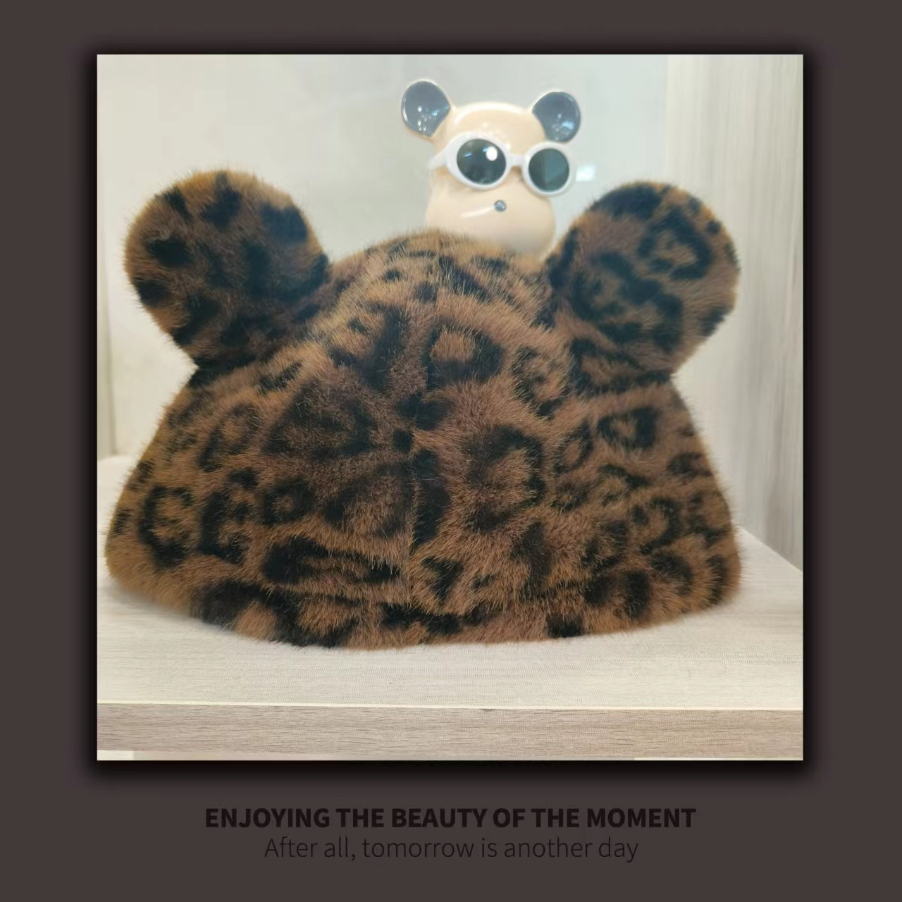 【D Y Z】”温文尔雅”2025新款时尚百搭减龄兔耳帽